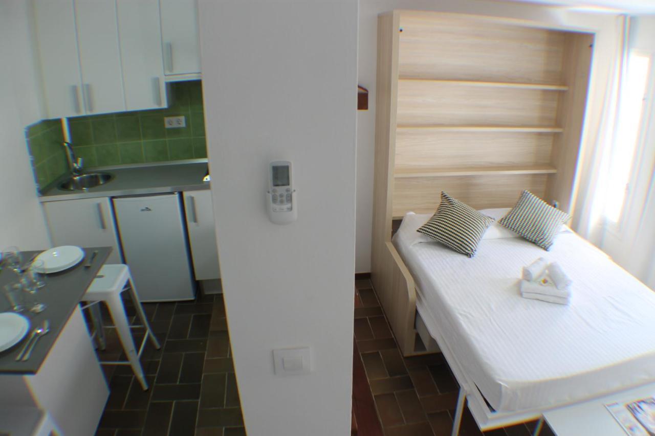 Agi Porthos Apartments 罗萨斯 外观 照片
